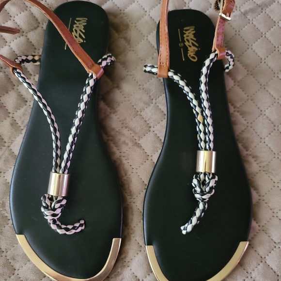 Mossimo Supply Co. Shoes - HOST 🔥🔥PICK Nwot sandles